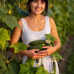 Cucumber Extract: Soothes irritation, hydrates dehydrated skin, and reduces puffiness