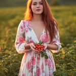 Rosehip Extract: Stimulates collagen production, fades hyperpigmentation, and heals scars