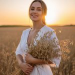 Colloidal Oat: Soothes irritation and itching, deeply moisturizes dry skin, and strengthens the skin barrier
